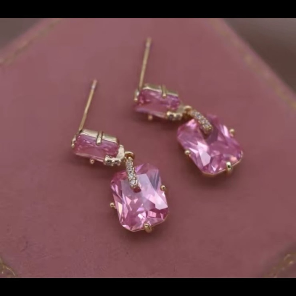 Gorgeous amethyst square cut 14kt gold plated earrings